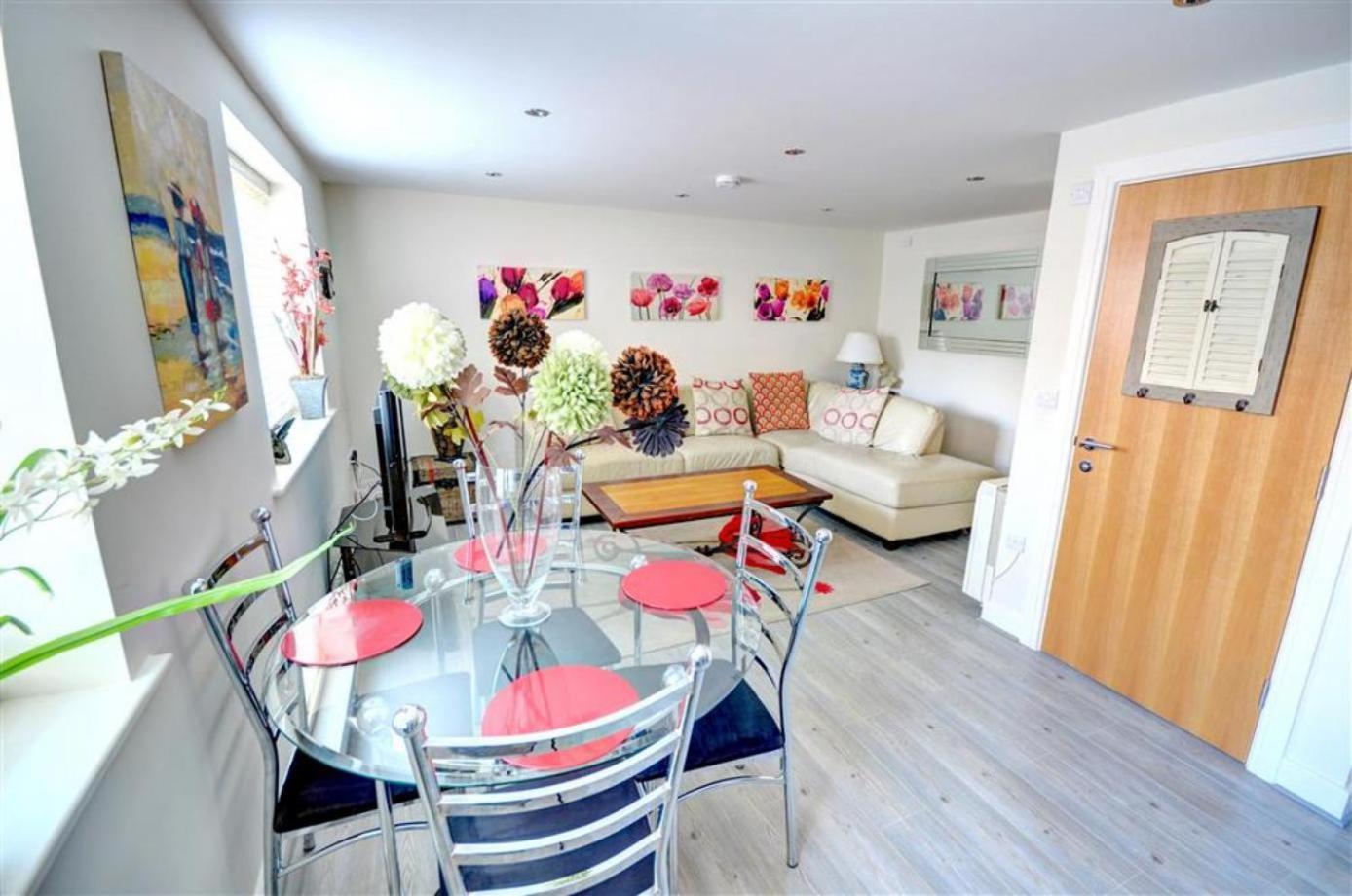 Hotties House - Two-Bed Cottage, Dog-Friendly & Off-Street Parking - 스카버러 외부 사진