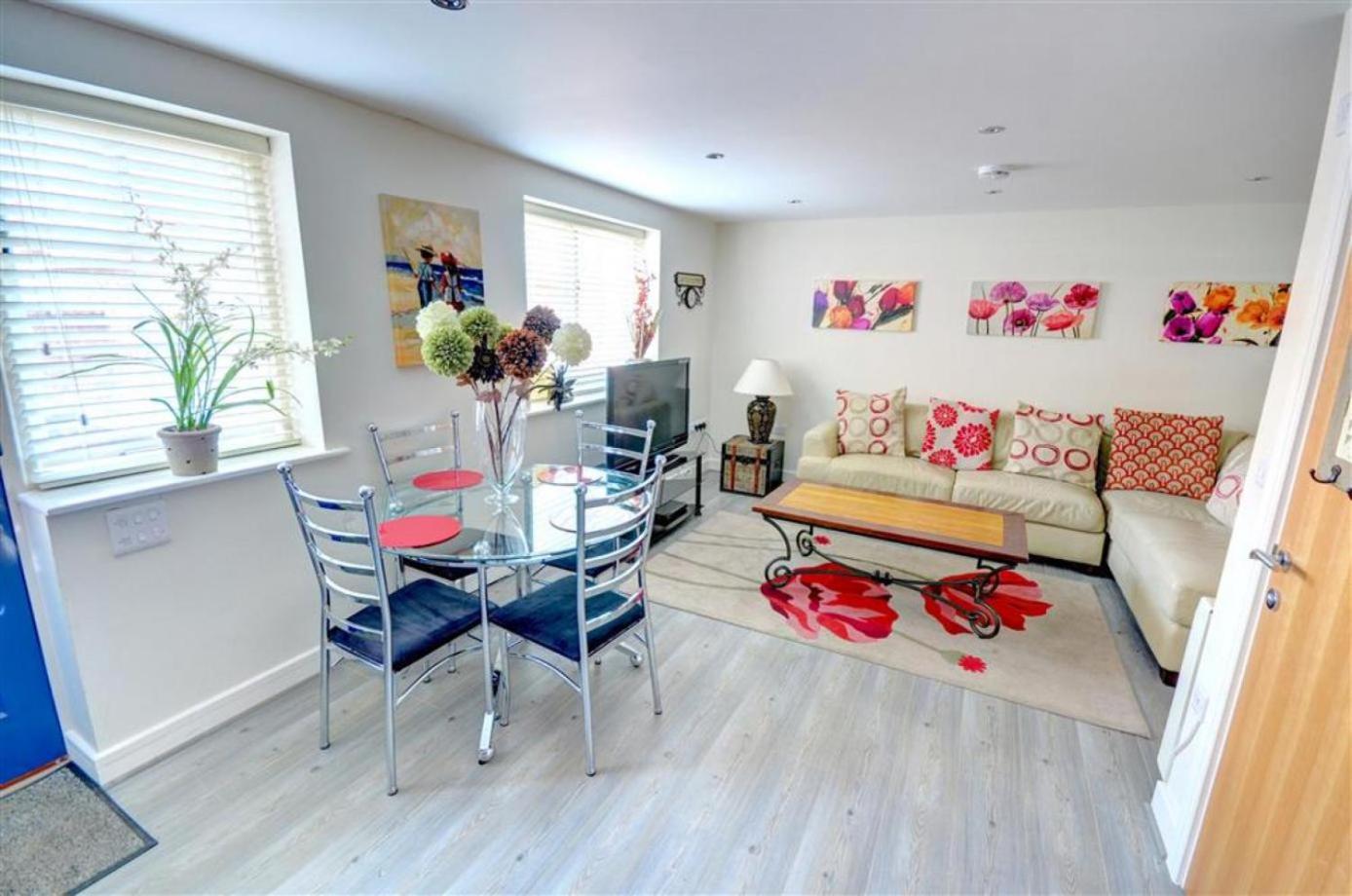 Hotties House - Two-Bed Cottage, Dog-Friendly & Off-Street Parking - 스카버러 외부 사진