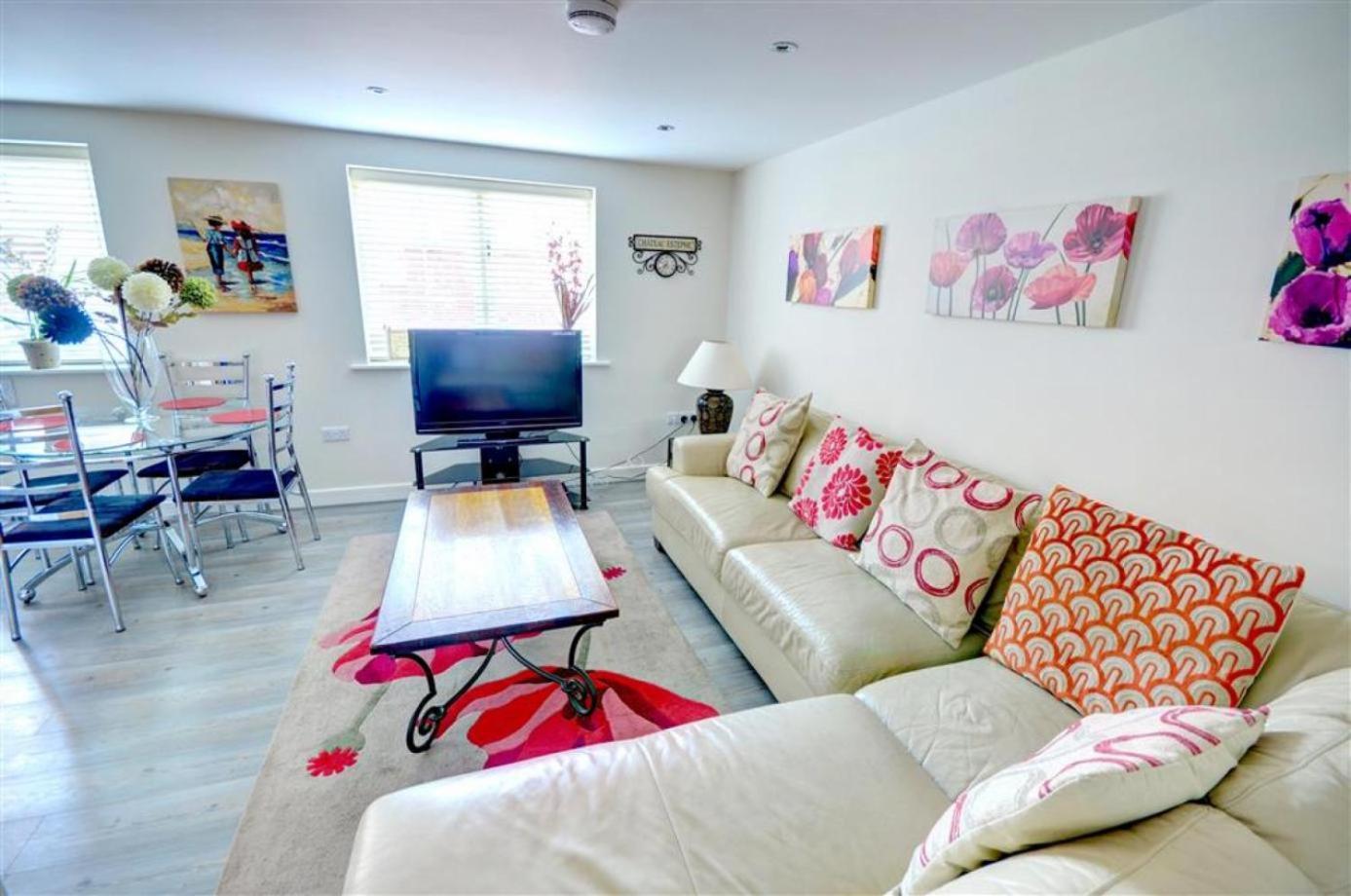 Hotties House - Two-Bed Cottage, Dog-Friendly & Off-Street Parking - 스카버러 외부 사진